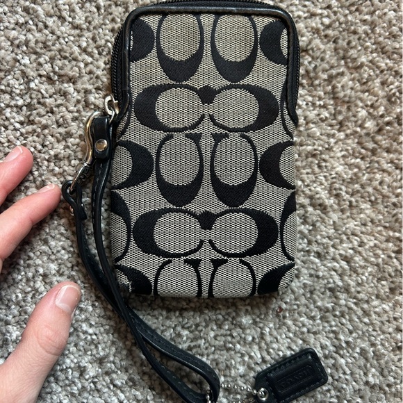 Coach Black and Gray Wristlet -rare - Picture 4 of 4
